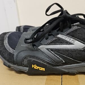 New Balance Minimus Trail MT10BS2 Vibram Shoes – Men’s 11.5 – Black